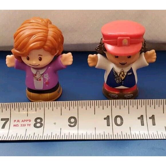 Fisher-Price Little People 2016 Mom 2016 Train Conductor Figures Flaws - Picture 8 of 13